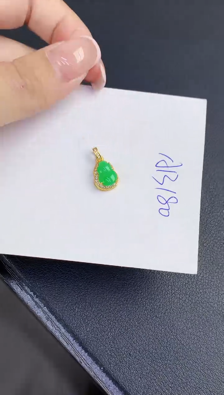 翡翠未镶嵌颈饰缅甸天然翡翠A货