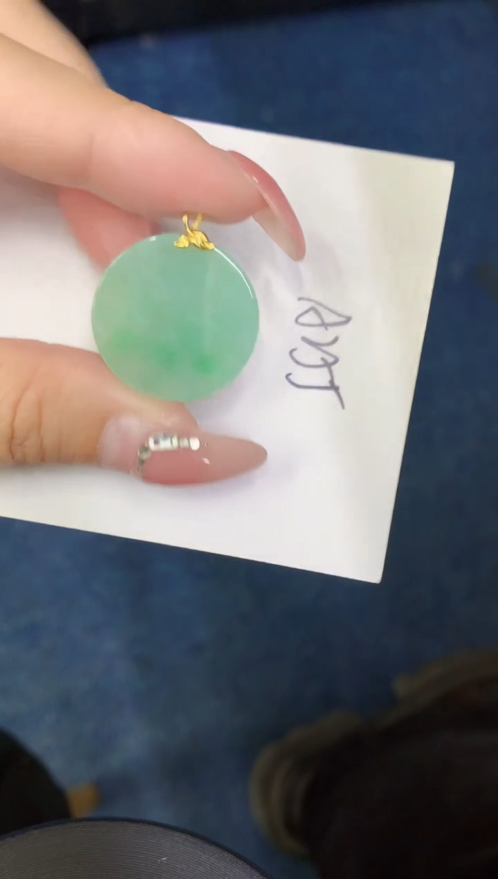 【闪购商品】翡翠颈饰18K金镶嵌00000000000