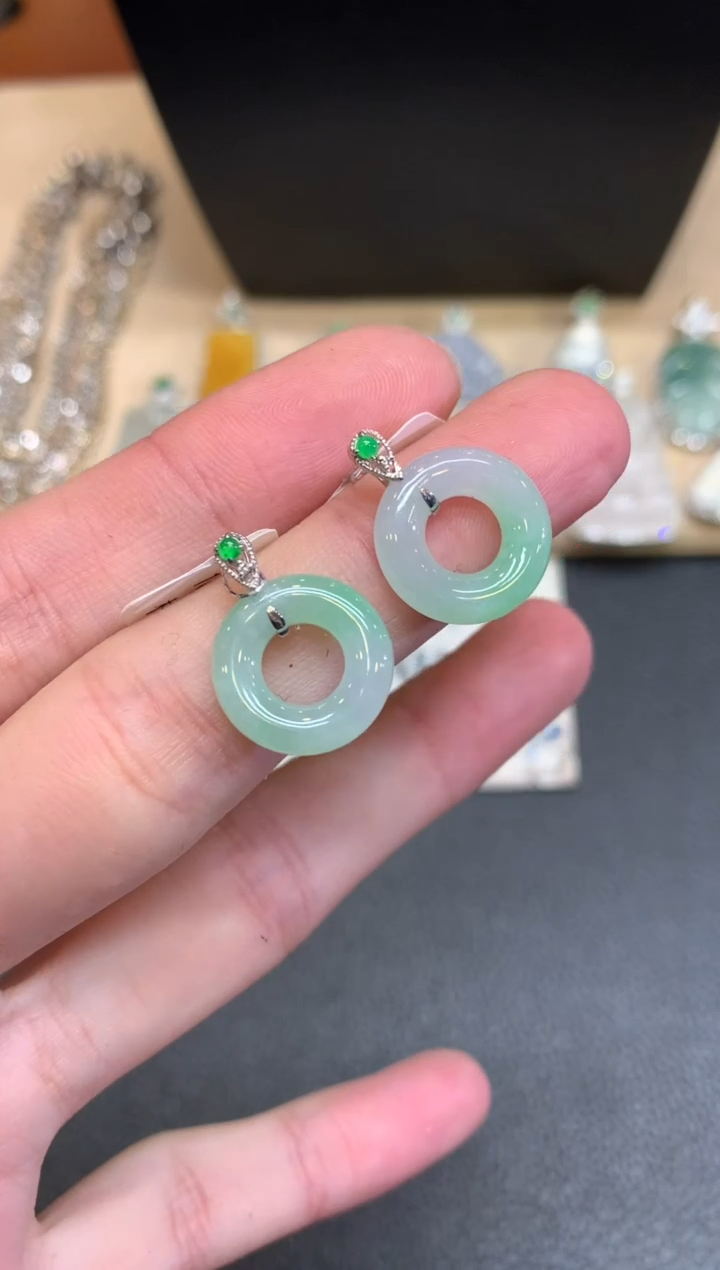 【闪购商品】翡翠颈饰18K金镶嵌甜甜圈【无服务费】【多样性发其一】