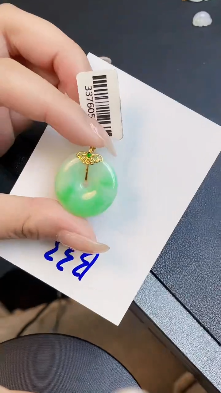 【闪购商品】翡翠颈饰18K金镶嵌00000000