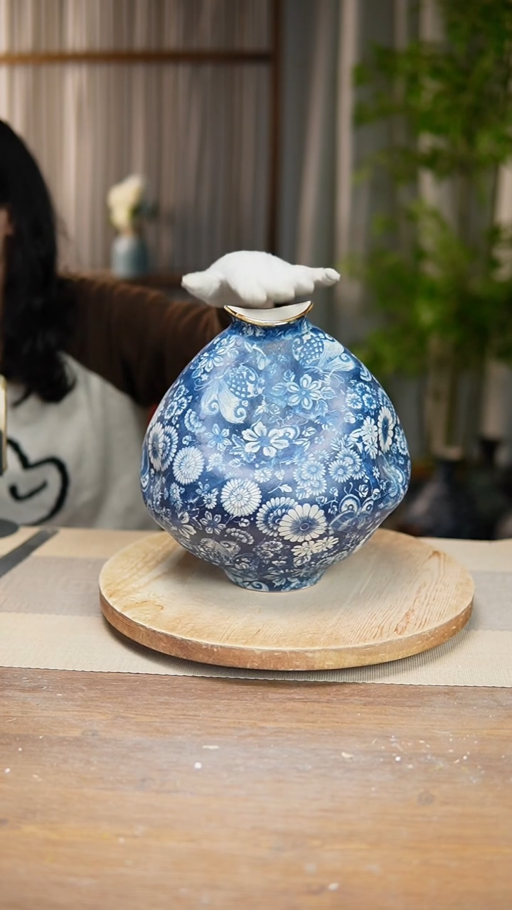 【闪购商品】陶瓷  花器青花瓷蝶恋花大肚