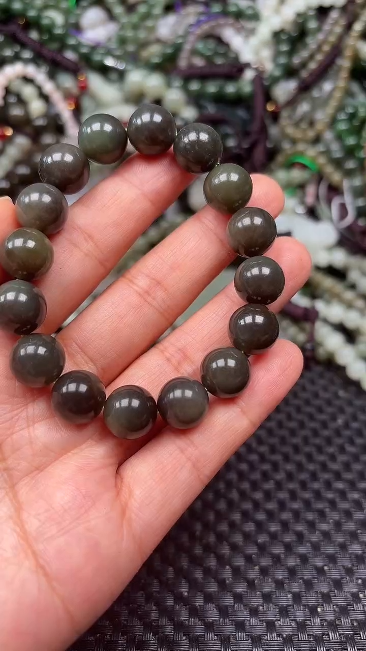 和田玉未镶嵌颈饰1