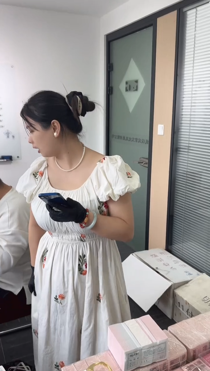 福利整刀百张连号 银行保真 05 不挑号 蓝精灵