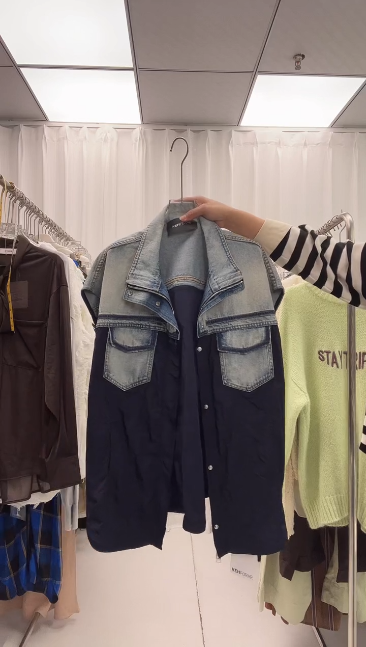 编号066  KFM  25款牛仔拼接马甲S码   已开价