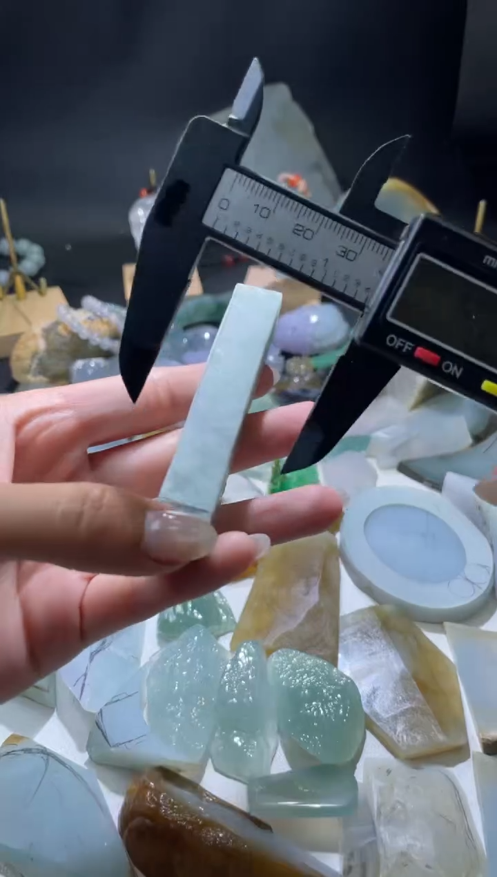 未镶嵌挂件翡翠材料