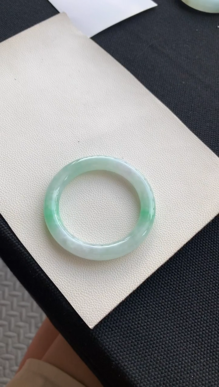 翡翠手镯未镶嵌13号52.2纹裂