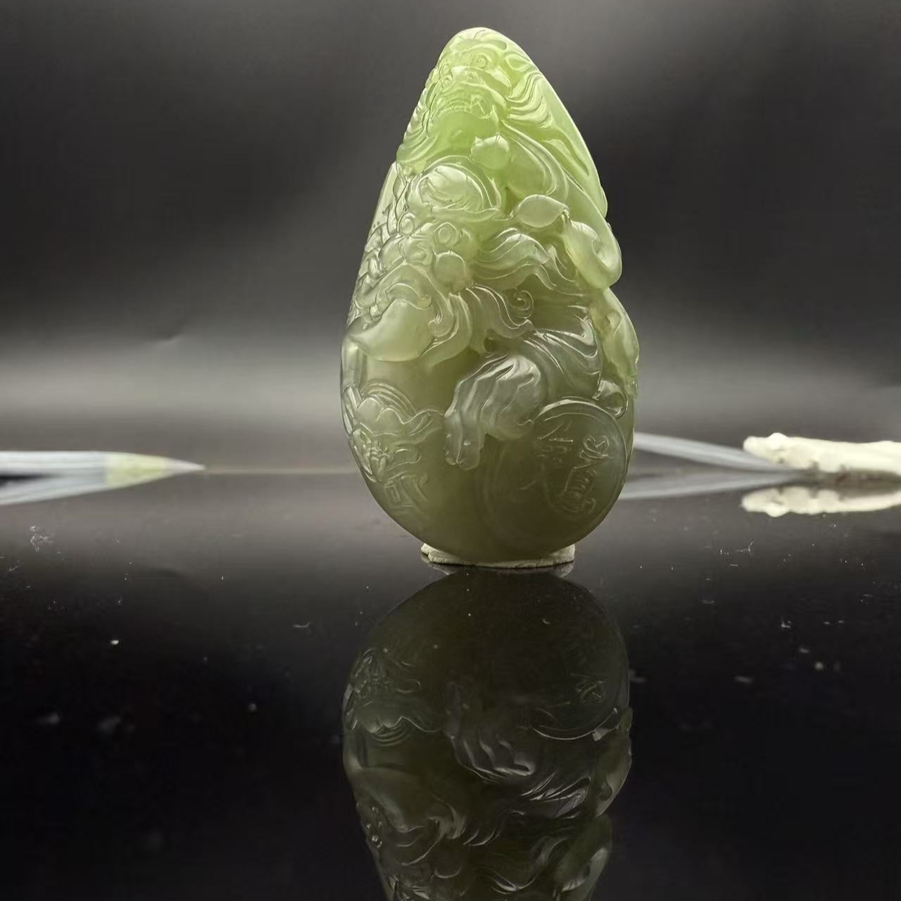 和田玉翠青钟馗手把