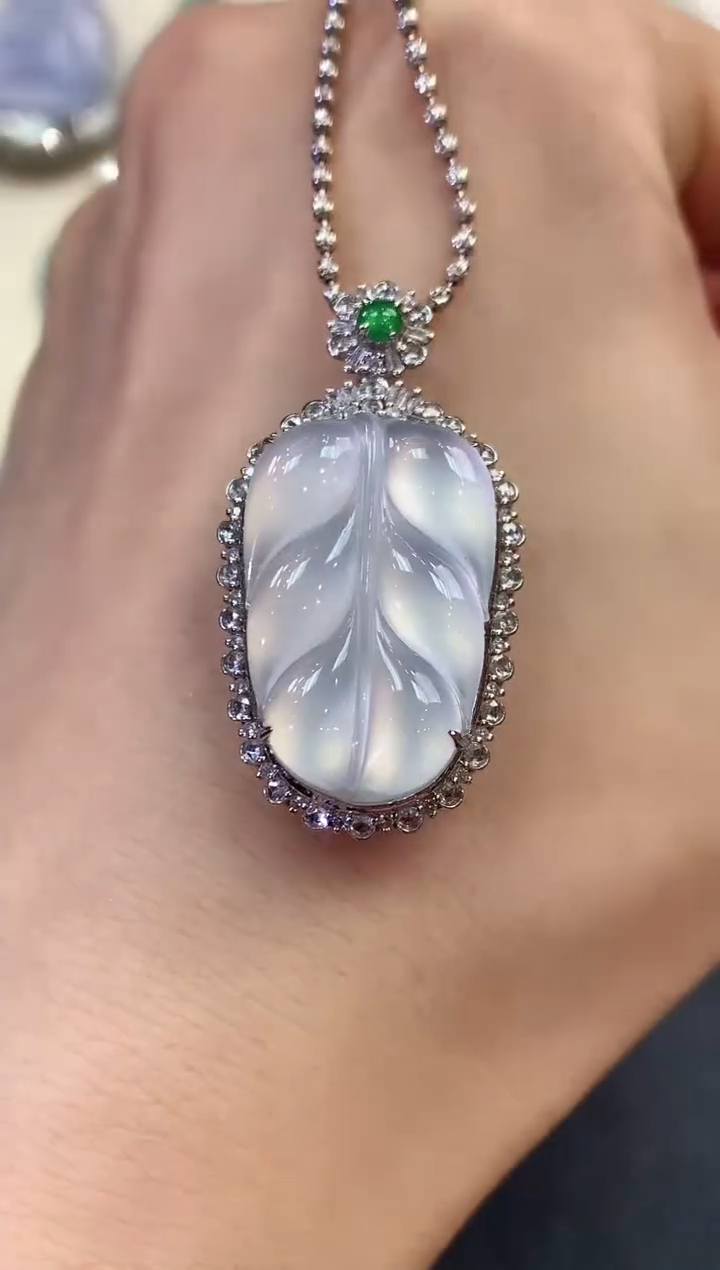 【闪购商品】翡翠吊坠(不含链)18K金镶嵌C79