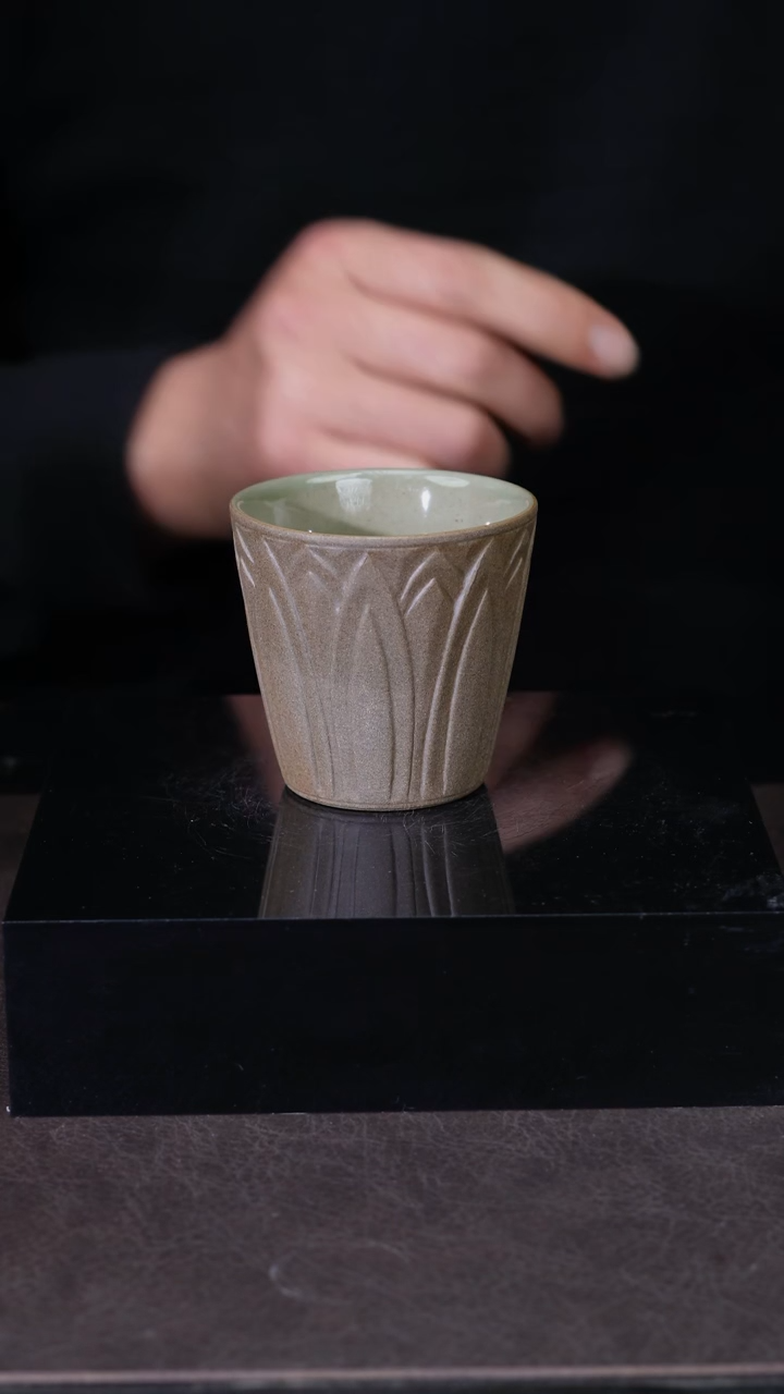 【闪购商品】其他素烧尖莲瓣直口杯