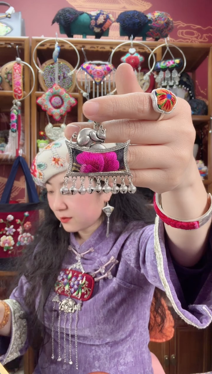 刺绣项链92甜甜家