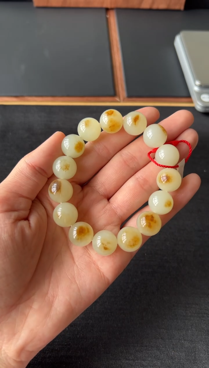 【闪购商品】和田玉手串未镶嵌且末金山微色差卡14