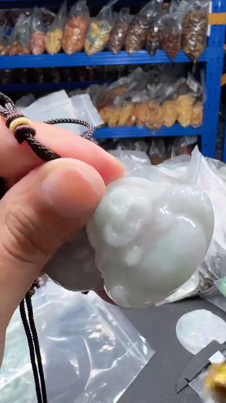 翡翠未镶嵌颈饰063