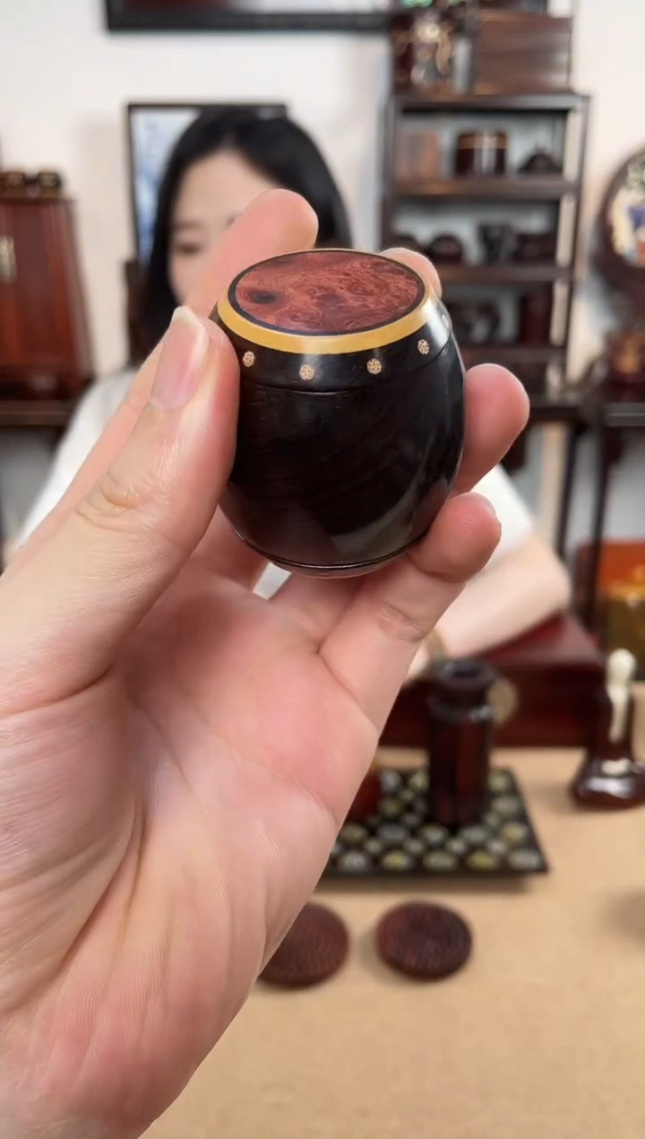 黑酸枝木类成套家具一*盖置