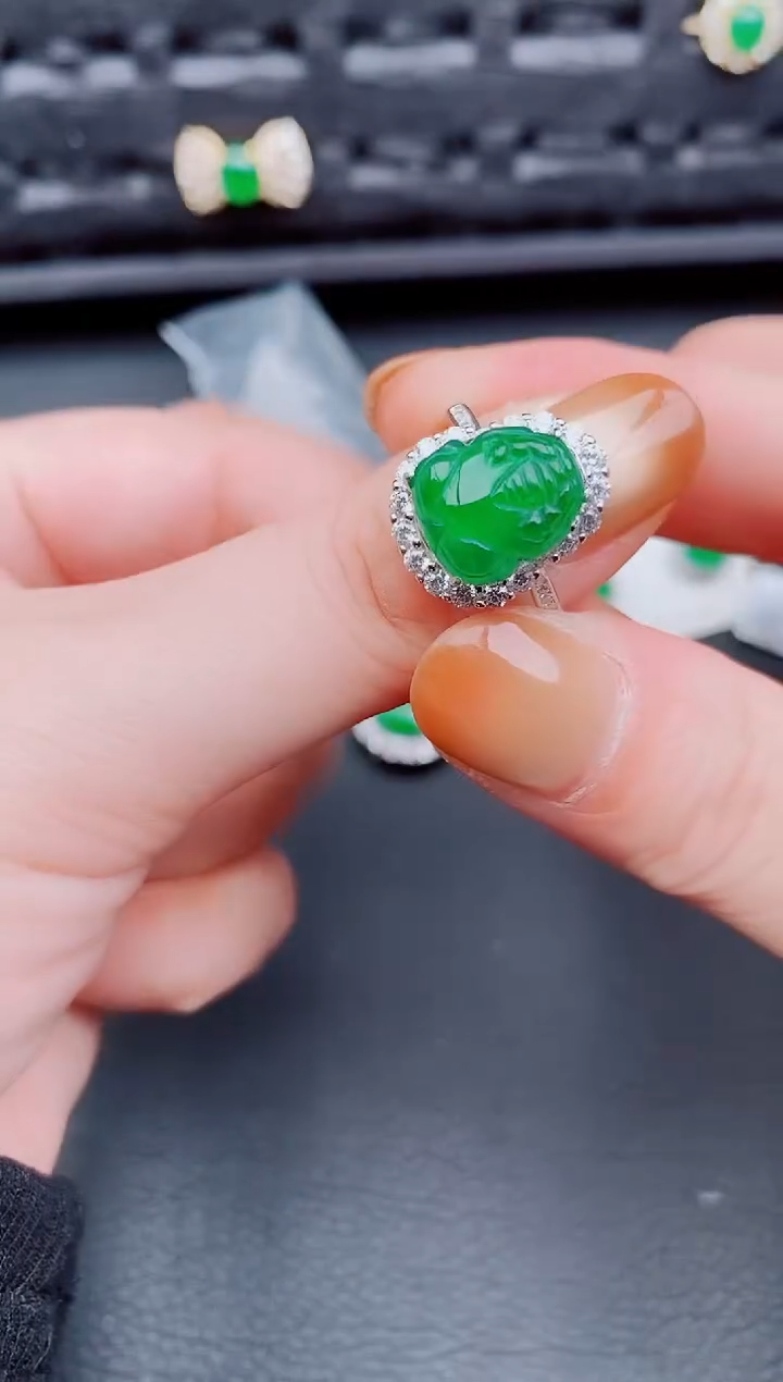 【闪购商品】翡翠戒指银S925镶嵌天然a货翡翠602
