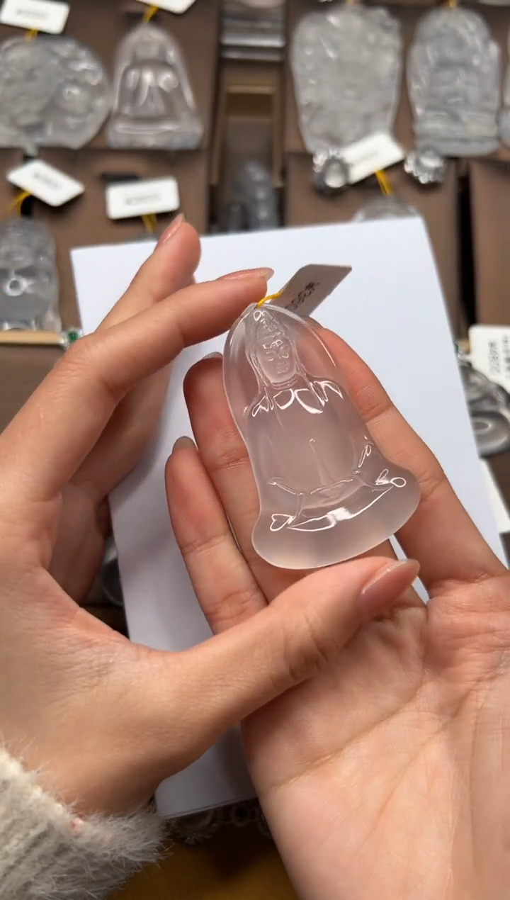 【闪购商品】石英质玉吊坠未镶嵌素衣观音