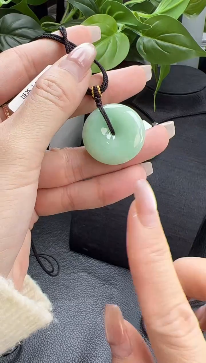 【闪购商品】翡翠颈饰未镶嵌平安扣