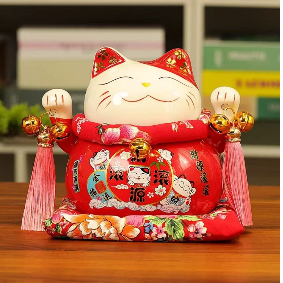 R招财猫带铃铛家居摆件陶瓷发财猫店铺开业收银合装饰摆件