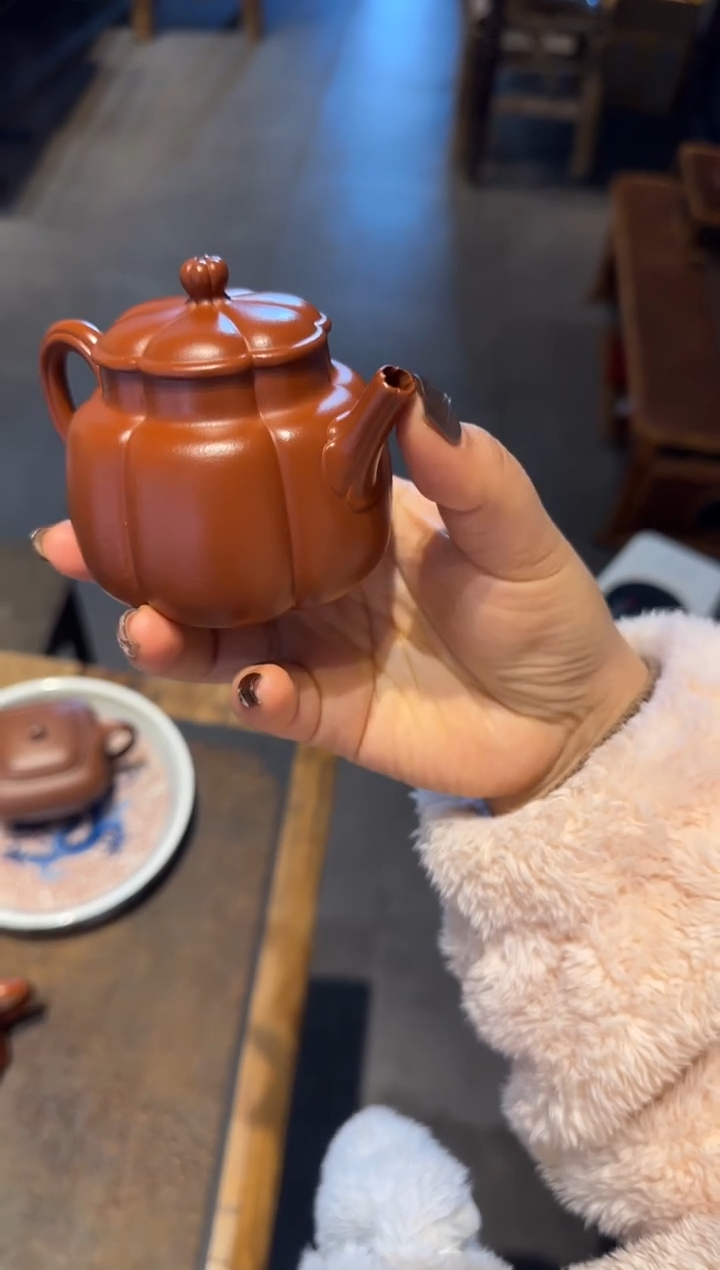 【闪购商品】紫砂茶壶繁花 朱泥