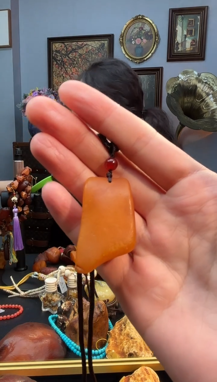 琥珀颈饰未镶嵌吊坠