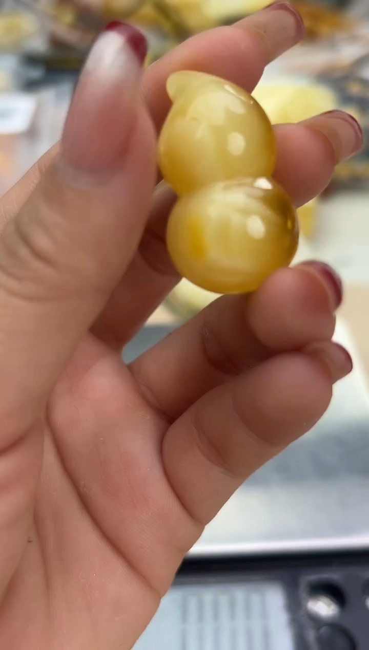 【闪购商品】琥珀裸石未镶嵌蜜蜡吊坠