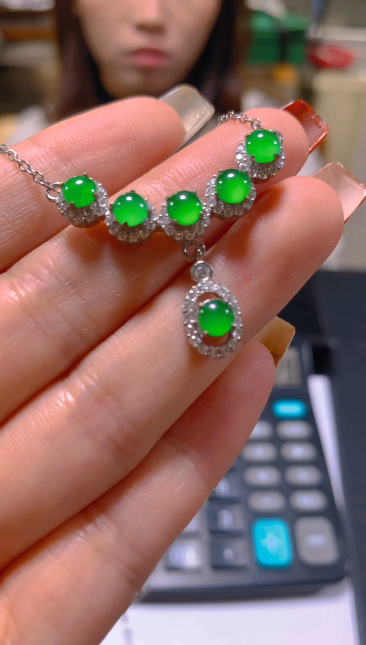 颈饰未镶嵌翡翠多样性发一