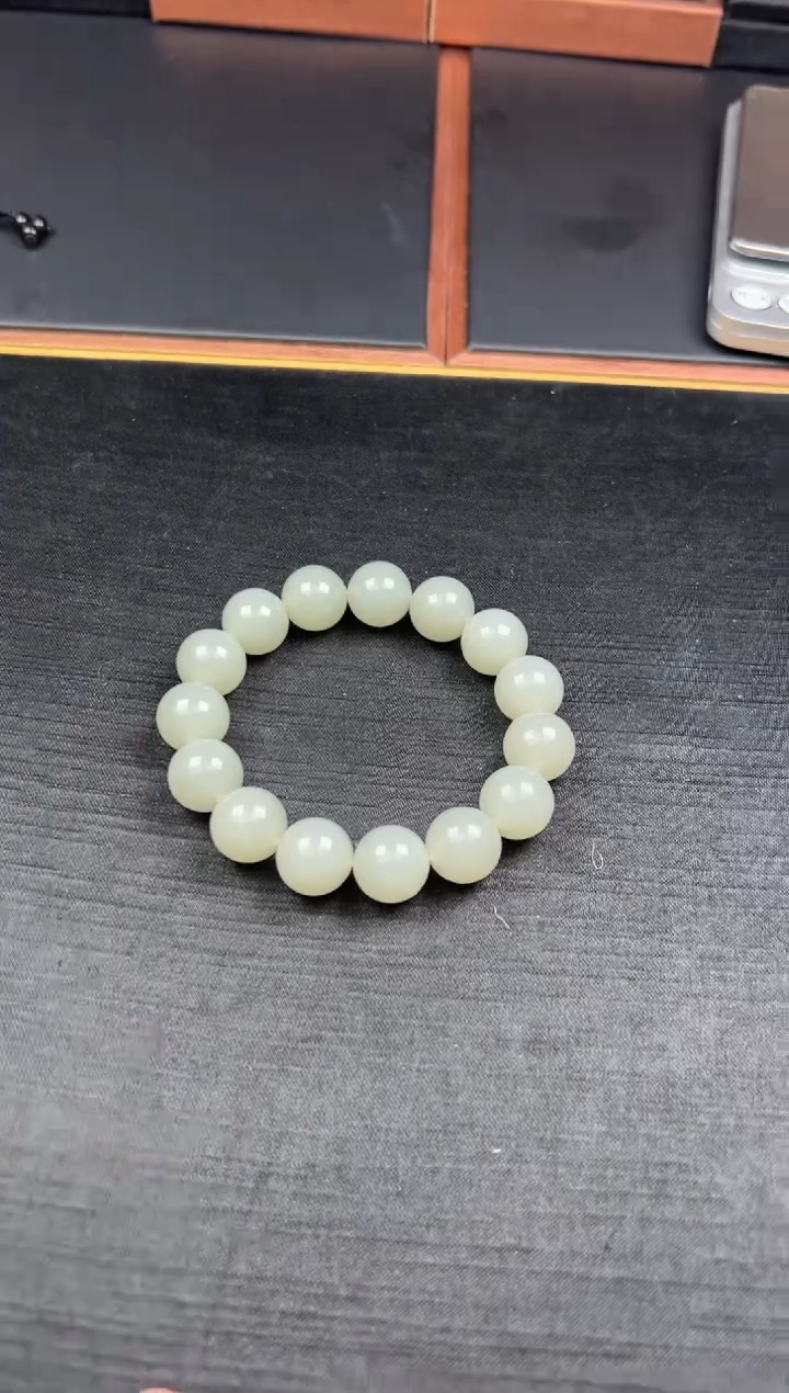 【闪购商品】和田玉手串未镶嵌且末微色差近矿卡14