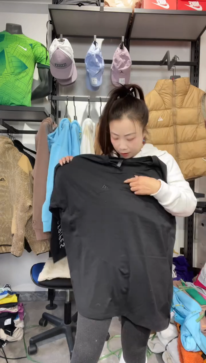 1377闪购编码  阿迪运动卫衣裤以直播间过款为准 尺码. 185