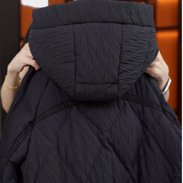 【杭州专柜正品】羽绒服2025冬季曜石黑富贵斜条纹时尚外套YRF5052