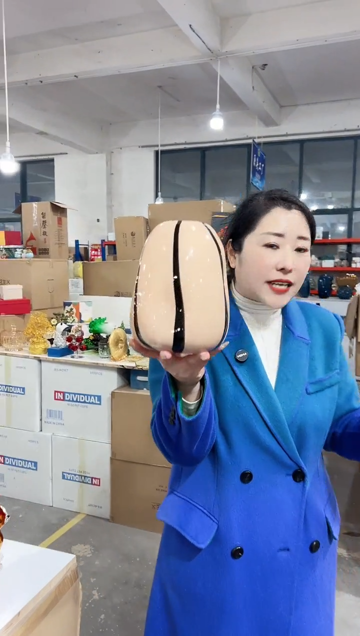 【闪购商品】玻璃花伴你花瓶微瑕-VC82V