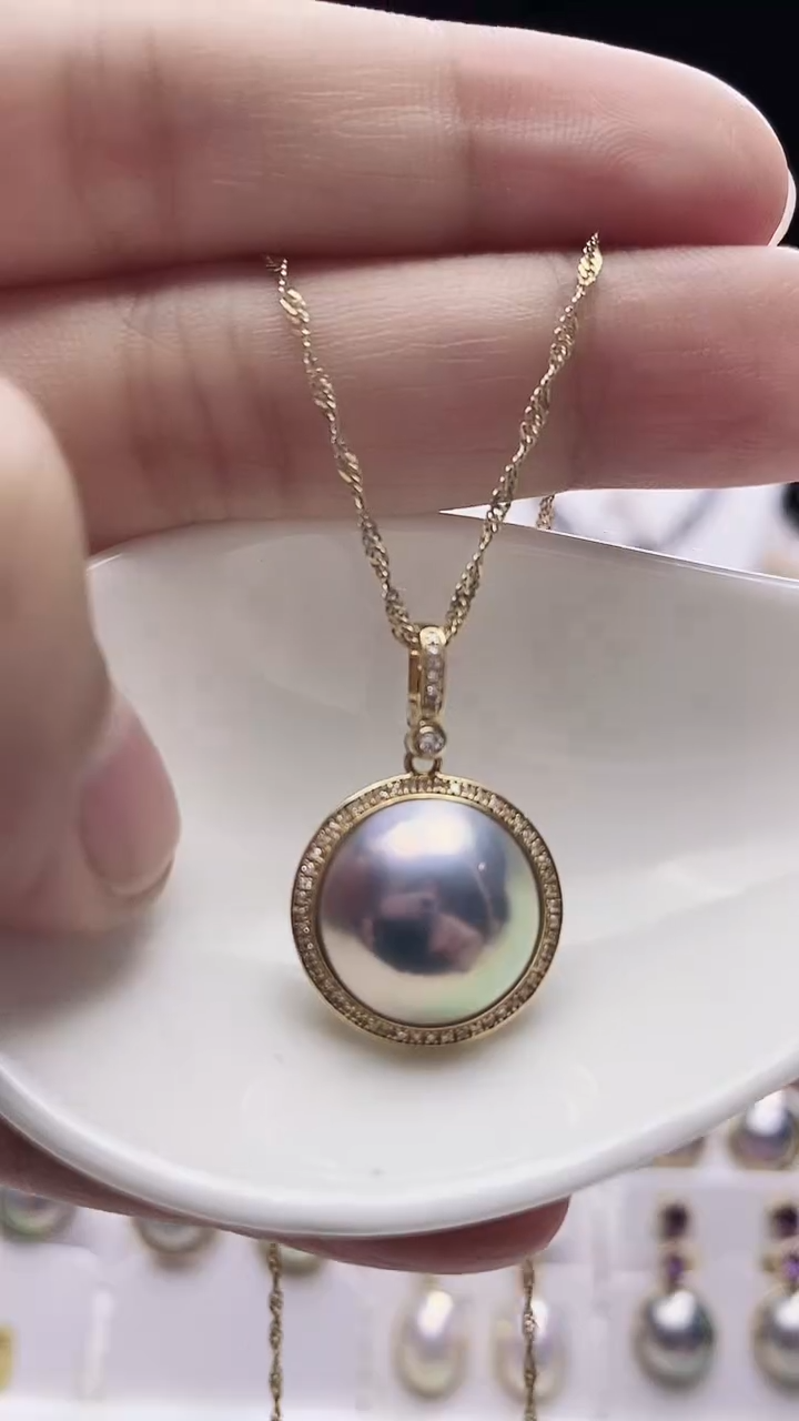 【闪购商品】拼合珍珠（马贝珠）颈饰18K金镶嵌海水马贝吊坠