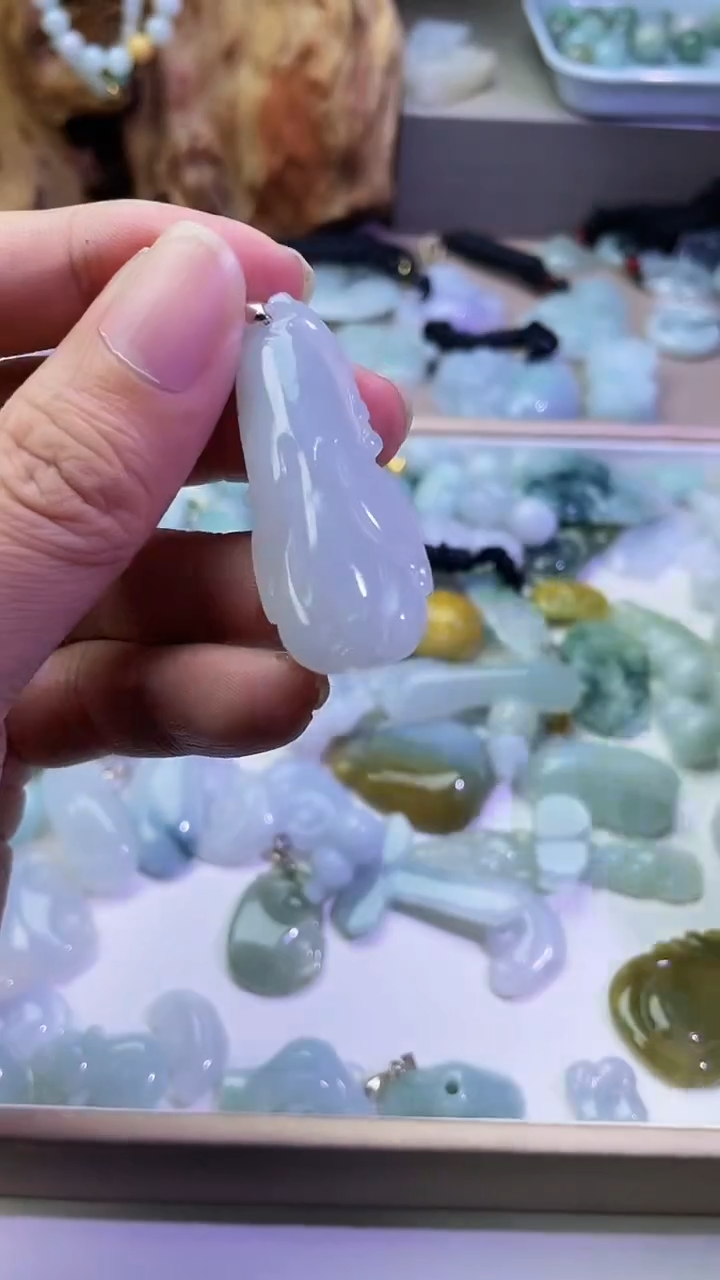 颈饰未镶嵌翡翠翡翠