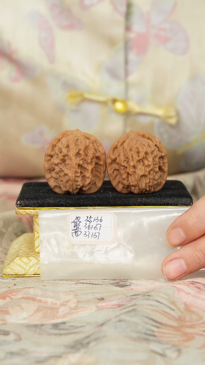 【闪购商品】文玩核桃把件非嫁接马老四