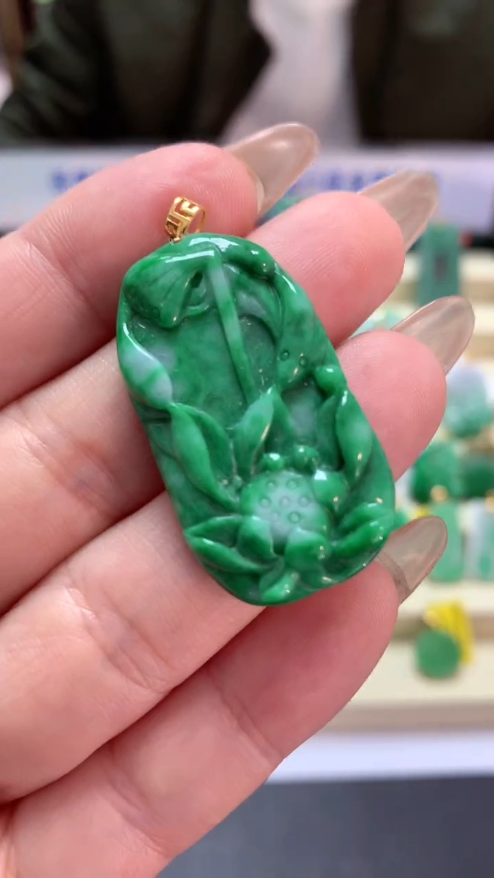 【闪购商品】翡翠吊坠(不含链)18K金镶嵌挂件