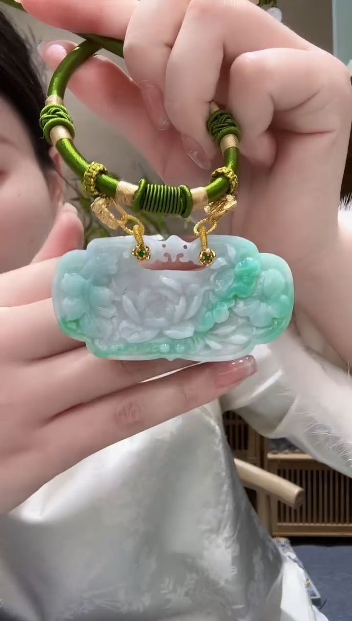 【闪购商品】翡翠颈饰未镶嵌吊坠