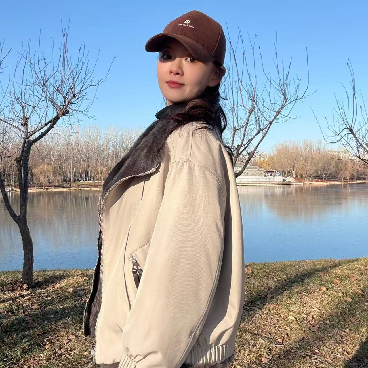 2025年新款兔毛双面穿宽松版型翻领韩版兔毛皮草外套