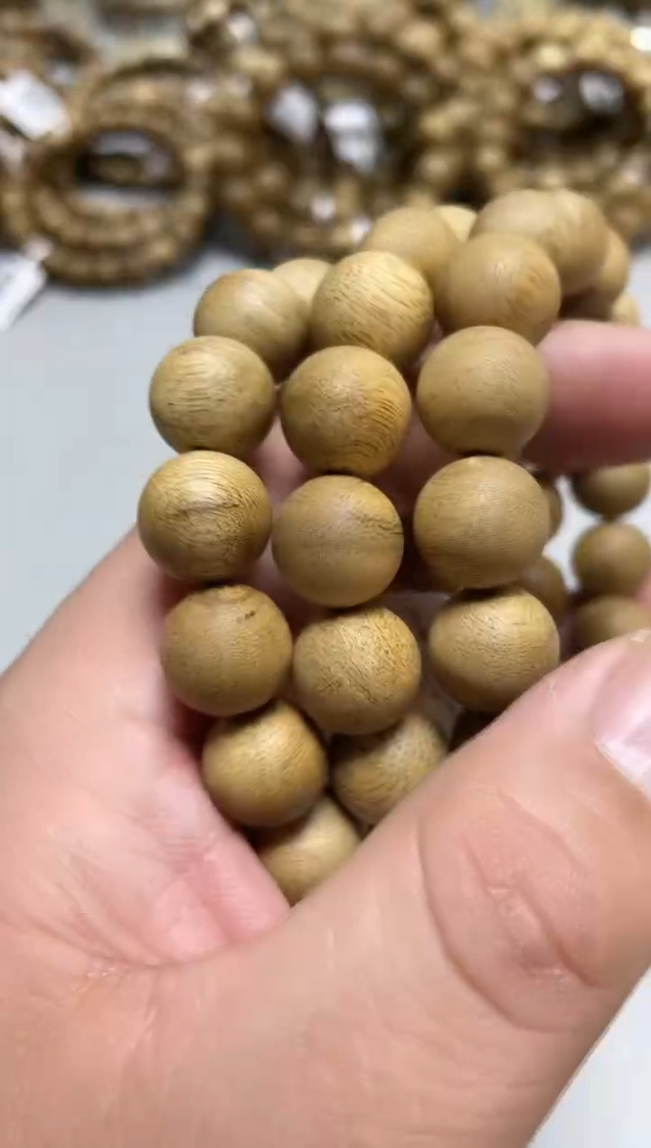 【闪购商品】沉香手串菩萨棋圆珠单圈虫漏1.3多样性发其一