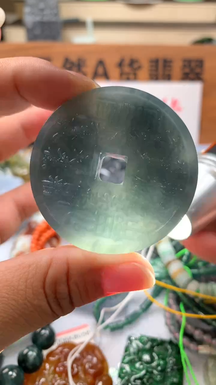【闪购商品】翡翠颈饰未镶嵌保真天然A货翡翠