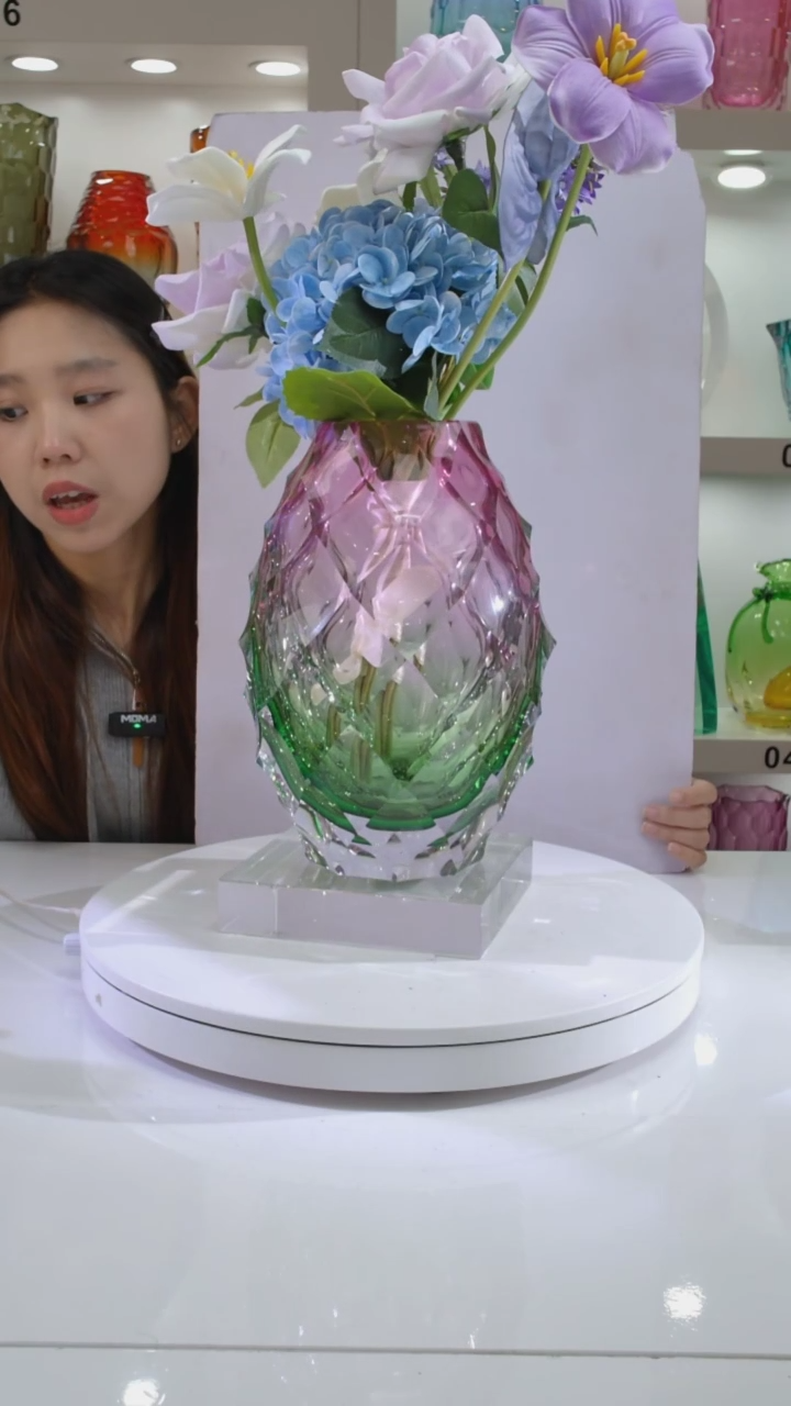 金红祖母绿菠萝花器