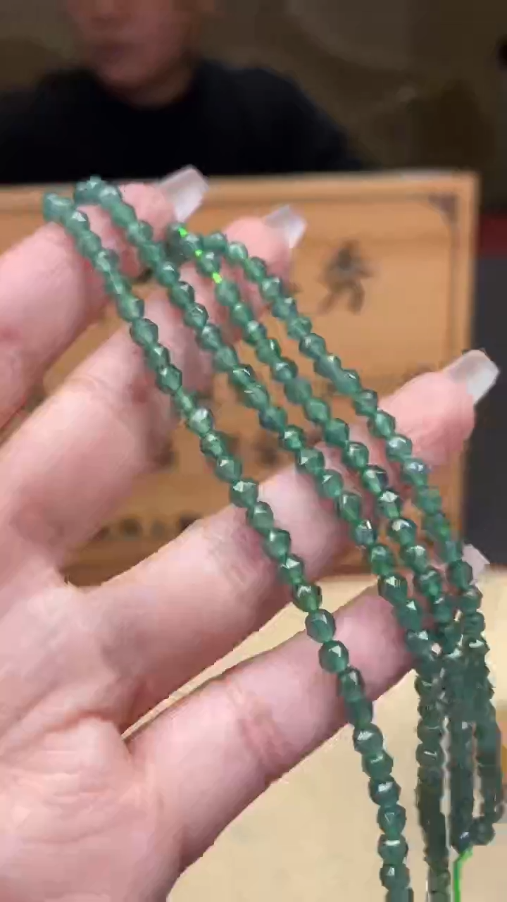 【闪购商品】翡翠颈饰未镶嵌多样性发货 (只发一件) *A76