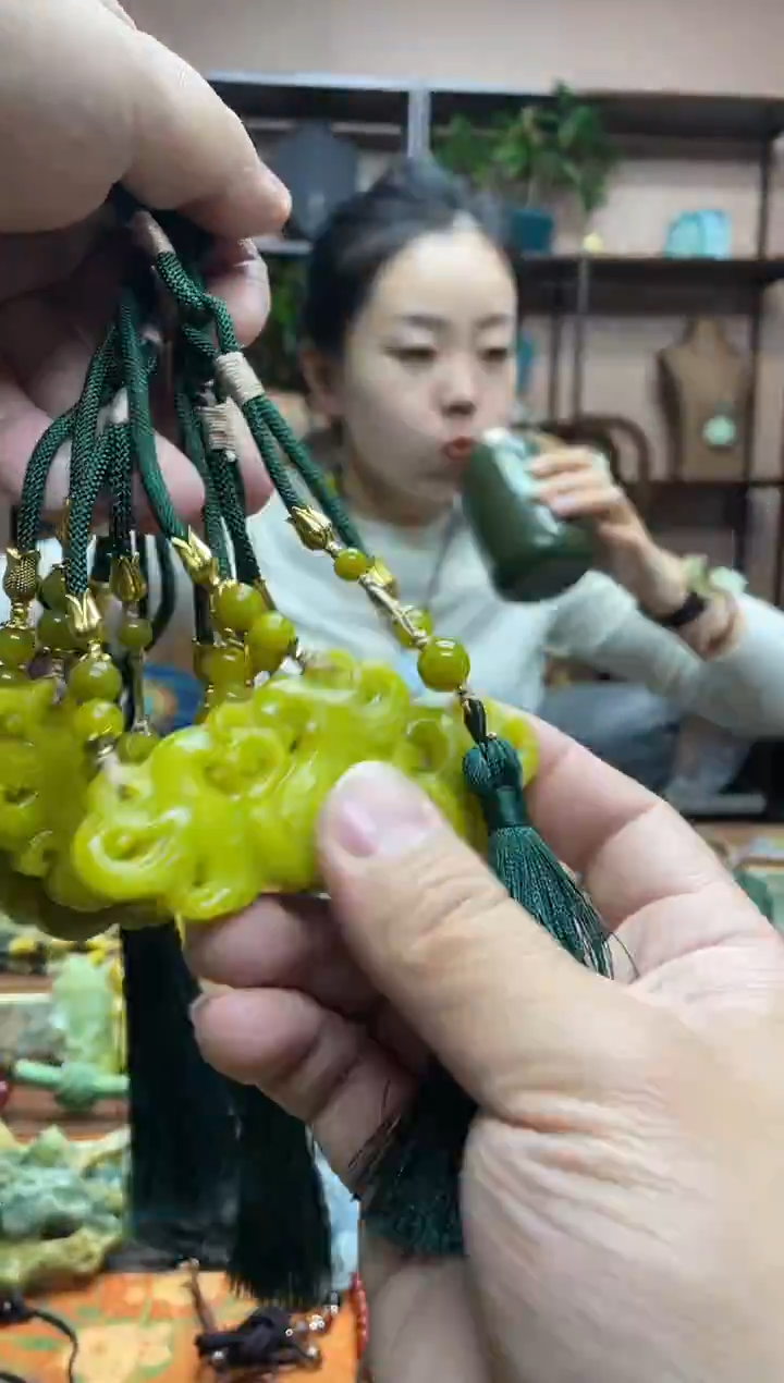 未镶嵌岫玉吊坠多样性发货发其中之一