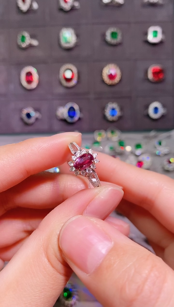 【闪购商品】彩色蓝宝石18K金戒指18K金镶嵌-