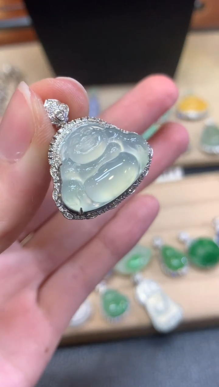 翡翠18K金镶嵌颈饰佛公【无服务费】