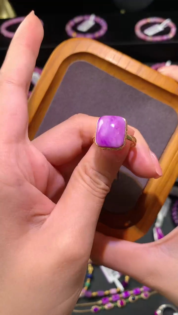 【闪购商品】苏纪石（舒俱来），18K金镶嵌舒俱来戒指