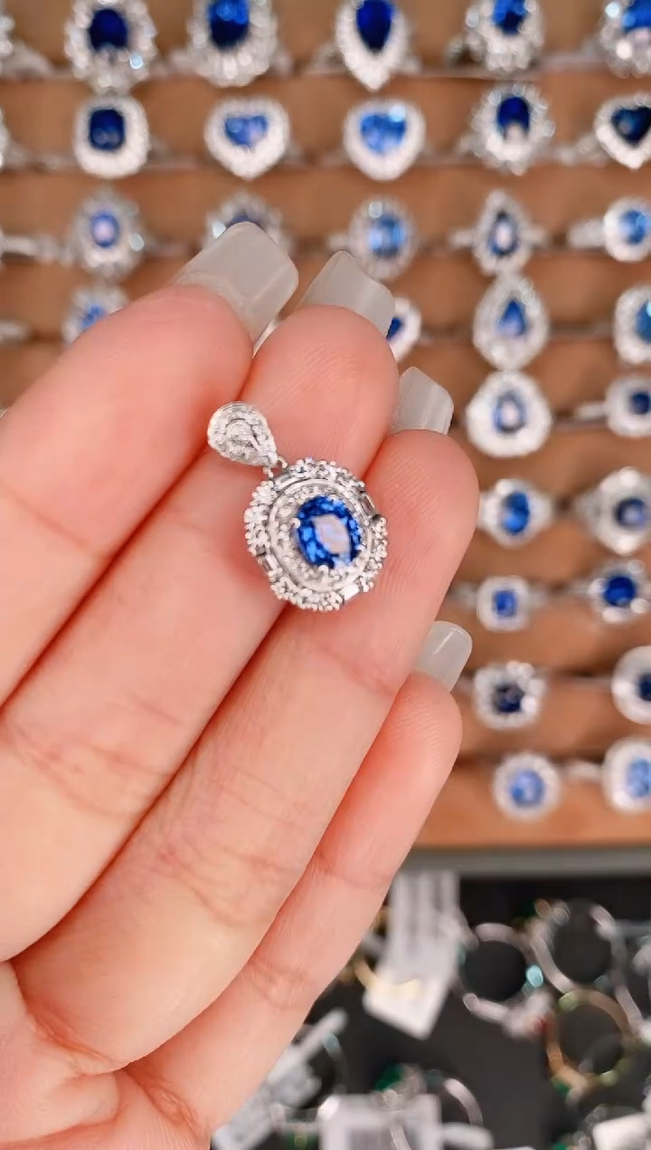 【闪购商品】蓝宝石18K金吊坠18K金镶嵌0.75克拉