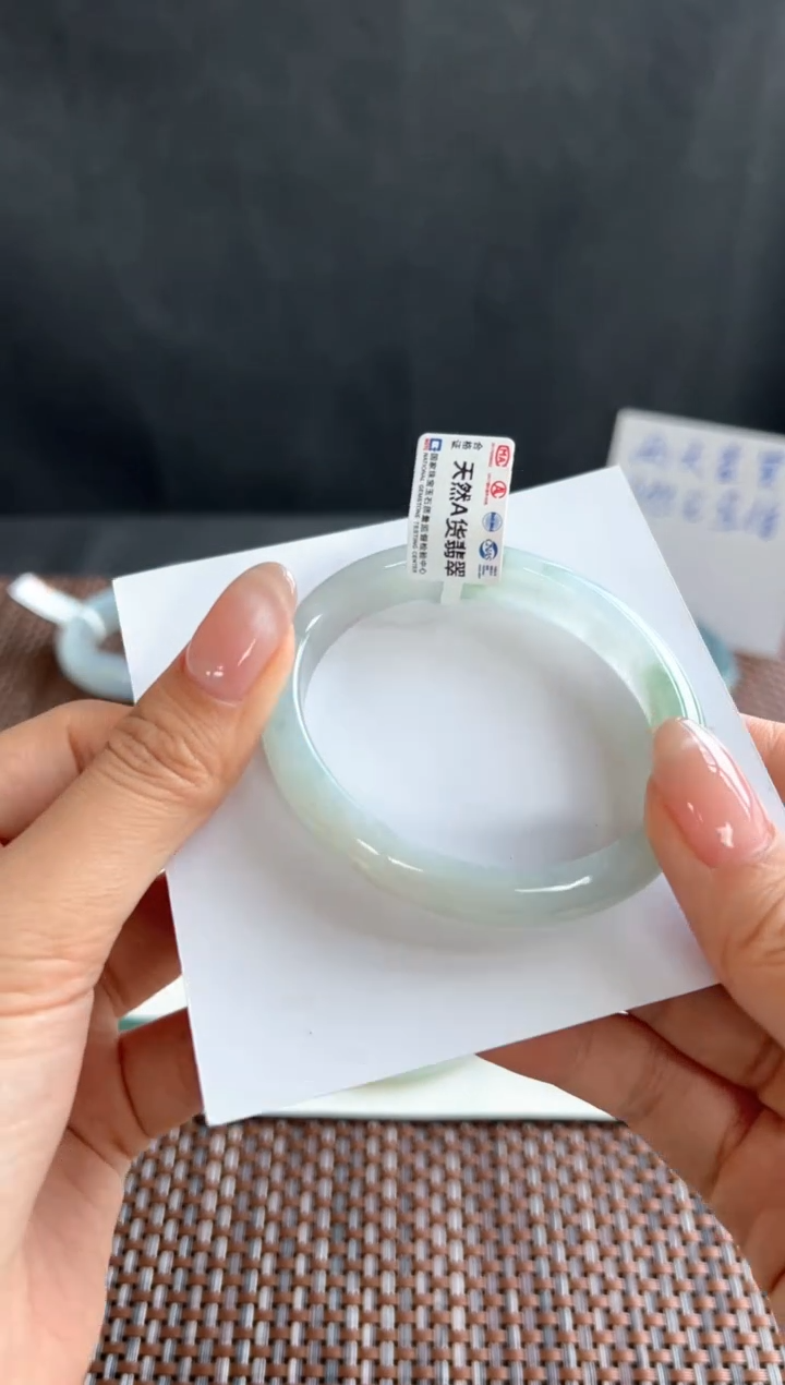 翡翠手镯未镶嵌31号56.9*48.2*12.1*6.7