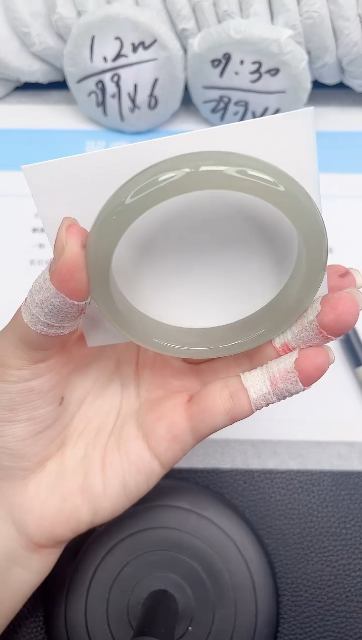 石英质玉手镯未镶嵌147-58.5