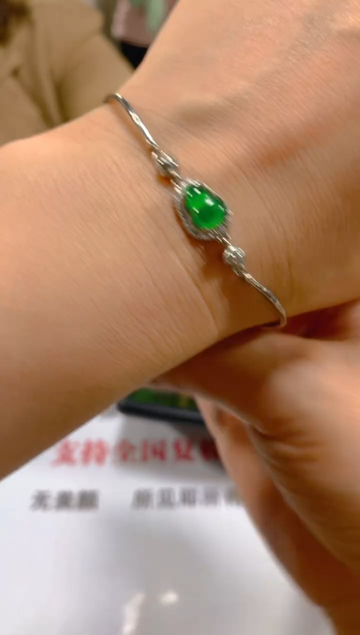 未镶嵌手链翡翠多样性发一