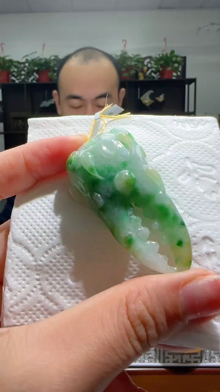 【闪购商品】翡翠颈饰未镶嵌天然翡翠A货吊坠