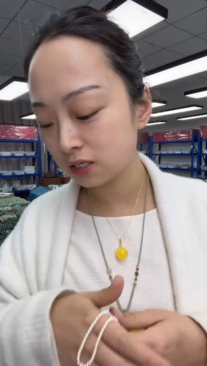 蜜蜡颈饰未镶嵌20路路通吊坠