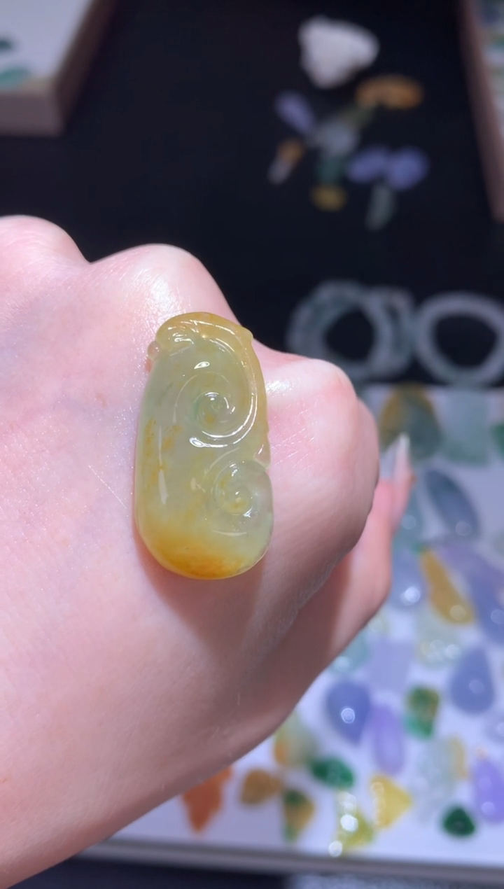 未镶嵌定制翡翠如意